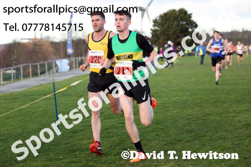 Senior mens Cathedral Relays, Birtley. Photo:  David T. Hewitson/Sports for All Pics